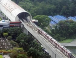 Ketika LRT Jabodebek Gangguan, Penumpang Jadi Pionir Jalan Kaki Hingga Gemetaran