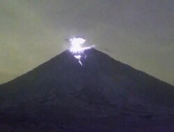 119 Letusan di Semeru: Bencana atau Pertanda?