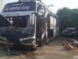 Tewasnya 3 Orang dan 20 Terluka, Penampakan Bus Terguling di Tol Batang Menyedihkan