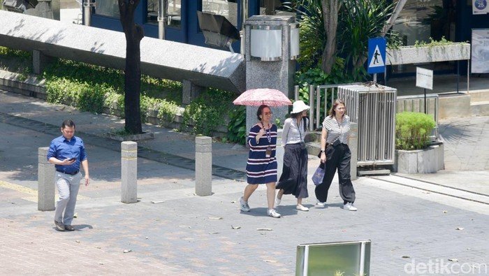 Pagi Panas Terik, Jelang Sore Hujan Angin—BMKG Terangkan Misterinya!