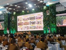 **Mendagri Tito Karnavian Seloroh: Pemda dengan Pendapatan Tinggi Diminta Tidak Minta Tambahan Anggaran**