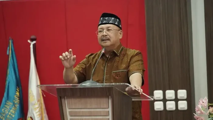 **Komjen Chryshnanda: Hukum sebagai Simbol Kemanusiaan di Kuliah Umum Unhas**