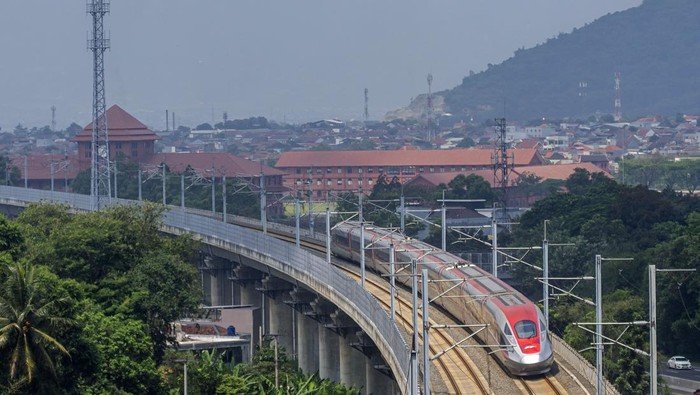 KPK Gelar penyidikan Dugaan korupsi Proyek Kereta Cepat Whoosh, Ini yang Terungkap!