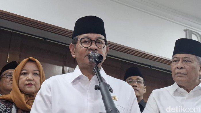 Pramono: Bus Transjakarta Parkir Sembarangan, Blok M Terancam kemacetan!