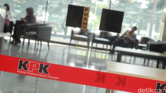 [Anggota DPR NasDem Rajiv Absen Panggilan KPK, Apa yang Terjadi?]