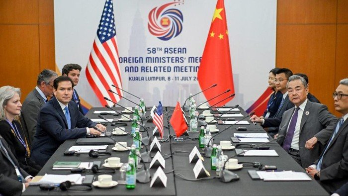 Menlu AS-China Sambangi Telepon Jelang Puncak Trump-Xi Jinping