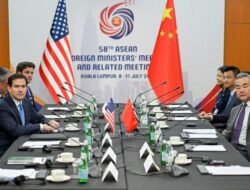 Menlu AS-China Sambangi Telepon Jelang Puncak Trump-Xi Jinping