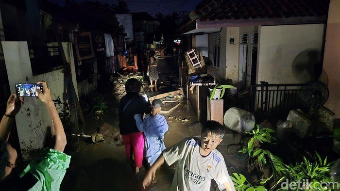 Ratusan Warga Cisolok Sukabumi Mengungsi Imbas Banjir Bandang, Guncangan Bencana yang Tak Terduga