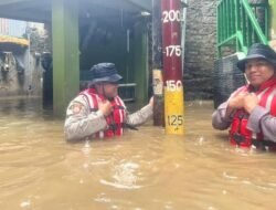 Banjir Menerjang Pemukiman Warga Kebon Pala, Ketinggian Air 1,2 Meter