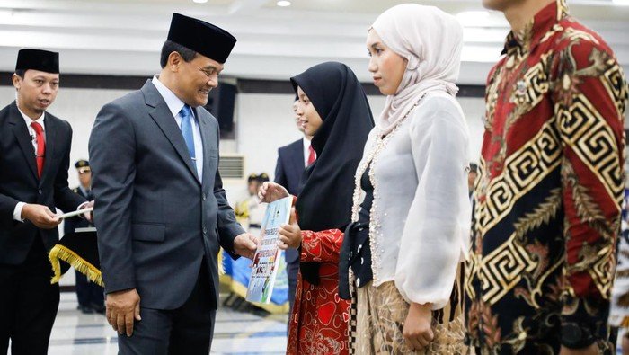 Gubernur Jateng: Pemuda, Wujudkan Jateng Lebih Baik, Siap Menjadi pemimpin 2045!