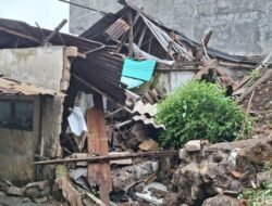 **Longsor Tebing di Bondongan, Bogor, Ganggu Pasokan Air Bersih 200 Rumah**