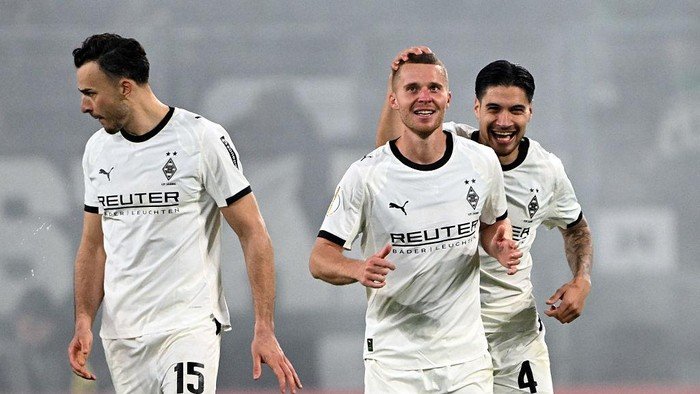 DFB-Pokal: Kevin Diks, Pahlawan Gladbach dalam Kemenangan Menjelma!