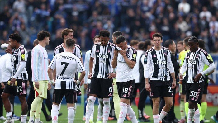 Tudor Dipecat, Evra 'Serang' Pemain-pemain Juventus di tengah Krisis Klub!