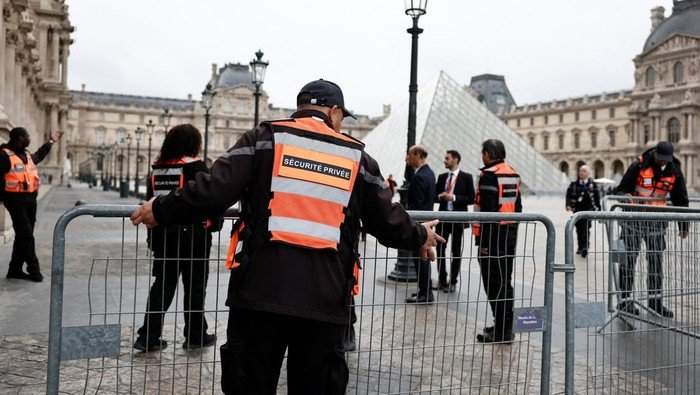 Polisi Tak Temukan Perhiasan Didakwa 2 Tersangka Pencurian Museum Louvre