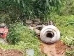 Truk Molen Kecelakaan di Bogor, Pengemudi Luka-Luka Akibat Tanah Labil