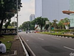 Demo Guru di Monas Berakhir, Lalu Lintas Medan Merdeka Selatan Kembali Normal