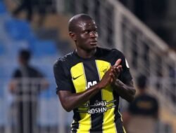 Jarang Terjadi, N’Golo Kante Meledak di Depan Wasit!