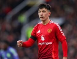 **Lisandro Martinez Kembali Latihan, Kapan Debutnya untuk MU?**