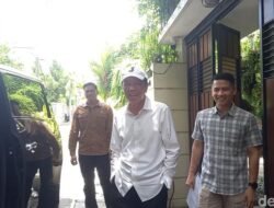 Jokowi Pakai Topi Inisial J, Apa Artinya? Terkuak!
