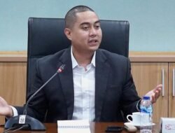 **Pimpinan DPRD DKI: Mesin Tap MRT Ngadat, Warga Terganggu!**