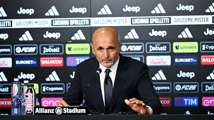 **Spalletti Ingkar Janji, Hujan Kritik dari Fans Napoli**