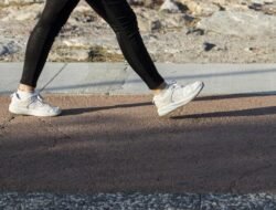 Jalan Kaki: Kuncinya, Menurut Penelitian Harvard Ungkap Cara Jalan Kaki yang Bisa Cegah Kena Kanker!