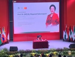 Megawati Soekarnoputri Menyebut Alasan Tak Punya HP, “Ketika Semua Orang Mau Tahu Tentang Saya”