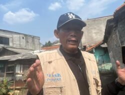 3 Hari Kebanjiran, Warga Jati Padang Terancam Gatal dan Diare!