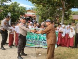 Polisi Rohul Siapkan Generasi Hijau dengan Gerakan Tanam Pohon di 21 Sekolah!