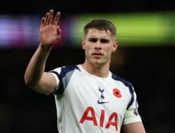Dua Pemain Spurs Minta Maaf Setelah Cuekin Manajer Usai Disikat Chelsea