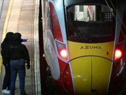 Tanah Longsor Merenggut 4 Penumpang Kereta Api di Inggris, Kecelakaan Menyadarkan!