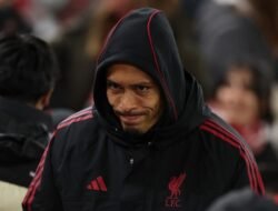 Rooney Minta Van Dijk: Kenali Kebiasaanmu yang Menurun!