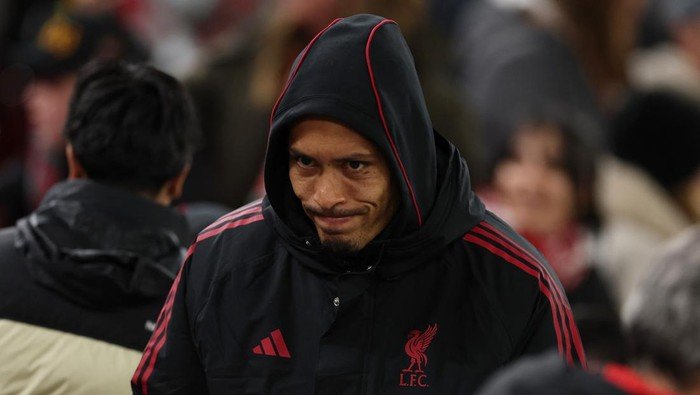 Rooney Minta Van Dijk: Kenali Kebiasaanmu yang Menurun!