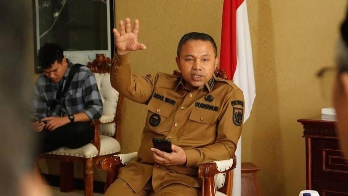 Intip Garasi Gubernur Riau Abdul Wahid yang Kena OTT KPK: Mobil Mewah dengan Teknologi Canggih