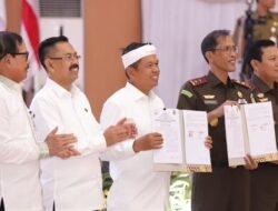 “Kejagung dan Pemprov Jabar Teken MoU: Pidana Kerja Sosial, Solusi Baru bagi Kriminal?”