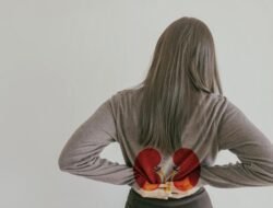 “7 Kebiasaan Sehari-hari yang Tak Terduga Merusak Ginjal, Apakah Anda Salah Satunya?”