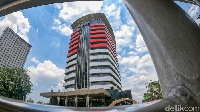 KPK: OTT Gubernur Riau Terkait Dugaan Pemerasan di Dinas PUPR - Update 3