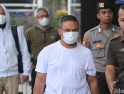 “Abdul Wahid Gubernur Riau Keempat Dihubungkan dengan Korupsi, KPK Turun Tangan: Apa yang Sebenarnya Terjadi?”