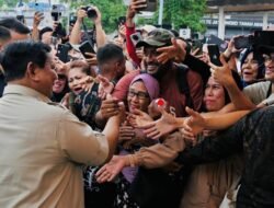 “Momen Prabowo Sapa Warga-Ojol Usai Resmikan Revitalisasi Stasiun Tanah Abang: Pesan untuk Masyarakat Urban”