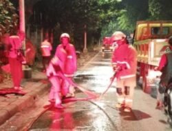 Tumpahan Oli di Kelapa Gading Bikin Pemotor Berjatuhan, Damkar Turun Tangan – Update 3