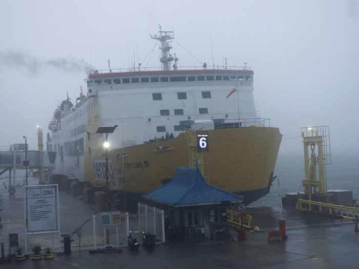 **ASDP Gandeng Teknologi Canggih, Tegaskan Prioritas Keselamatan di Cuaca Ekstrem**