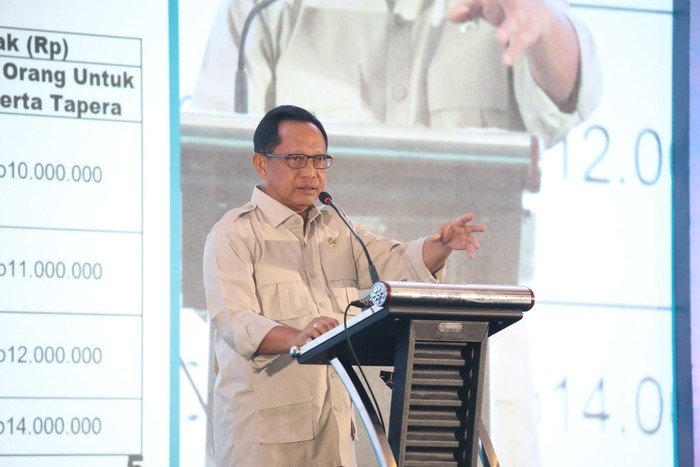 Mendagri Minta Pemda Gencarkan Sosialisasi PBG: Bantu atau Benarkan MBR?