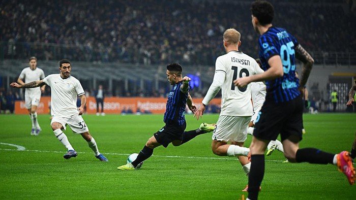 **Inter Vs Lazio: Kemenangan 2-0, Si Ular Kian Memuncaki Serie A!**