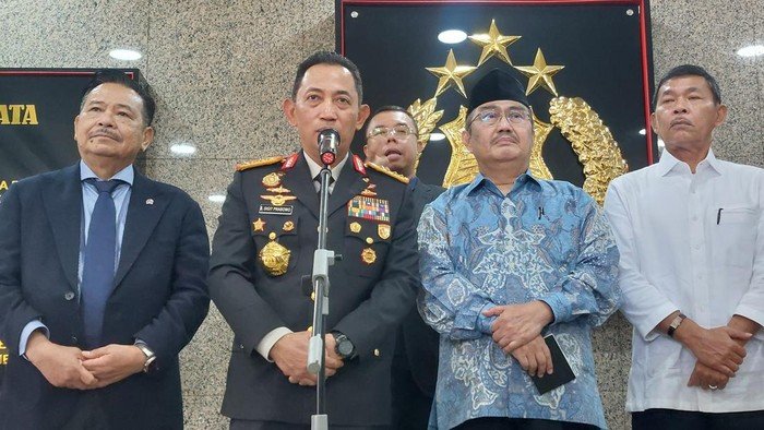 Kapolri Berjanji Polri Respons Cepat atas Rekomendasi Komisi Reformasi Kepolisian