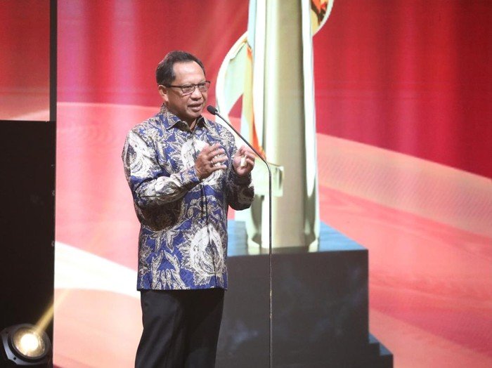 Mendagri: Pemimpin Berpengaruh yang Menangi Indonesia Kita Awards!