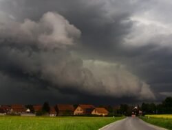 Badai Byron Menerjang Gaza: 12 Nyawa Hilang, 27 Ribu Tenda Hancur