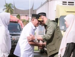 Gubernur Banten Kunjungi Padang, Serahkan Bantuan ke Gubernur Sumbar dalam Solidaritas