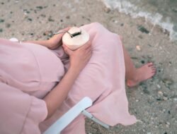 Bumil Minum Air Kelapa Muda, Kulit Bayi Jadi ‘Glowing’? Ini Faktanya yang Mungkin Anda Takuti!