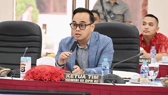Wakil Ketua Komisi III DPR: Perkap 10/2025 Sejalan dengan Putusan MK, Ini Implikasinya!