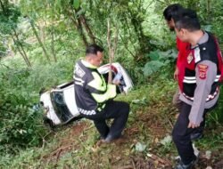 **Mobil Toyota Yaris Menjelajahi Jalur Alternatif, Tragedi 20 Meter di Puncak Terungkap**